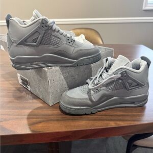 Nike Air Jordan Retro Sneakers - Gray